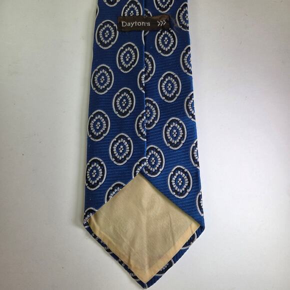 Vintage Dayton’s Blue Medallion Tie 4.25" Wide Polyester Retro Classic - Picture 4 of 10